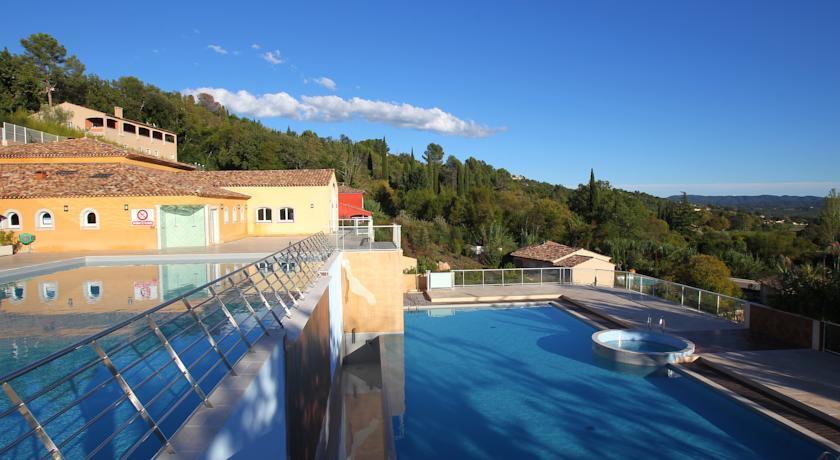 Appartement Dans Residence - Le Domaine De Camiole 卡连 外观 照片