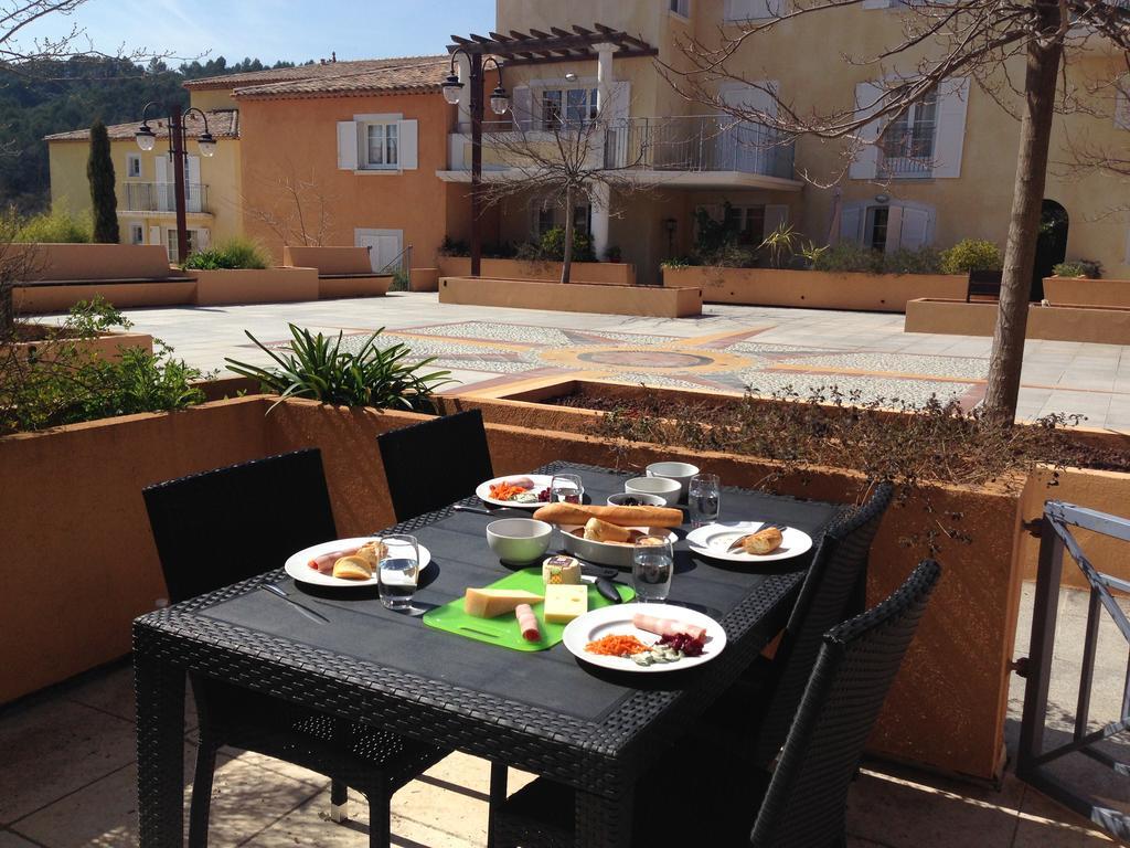 Appartement Dans Residence - Le Domaine De Camiole 卡连 外观 照片